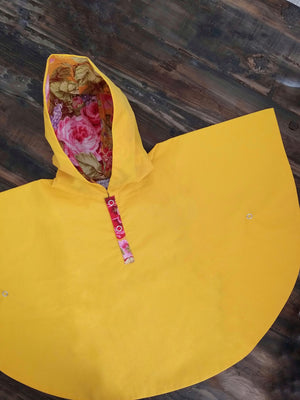 Impermeable Amarillo con Capucha Floreada