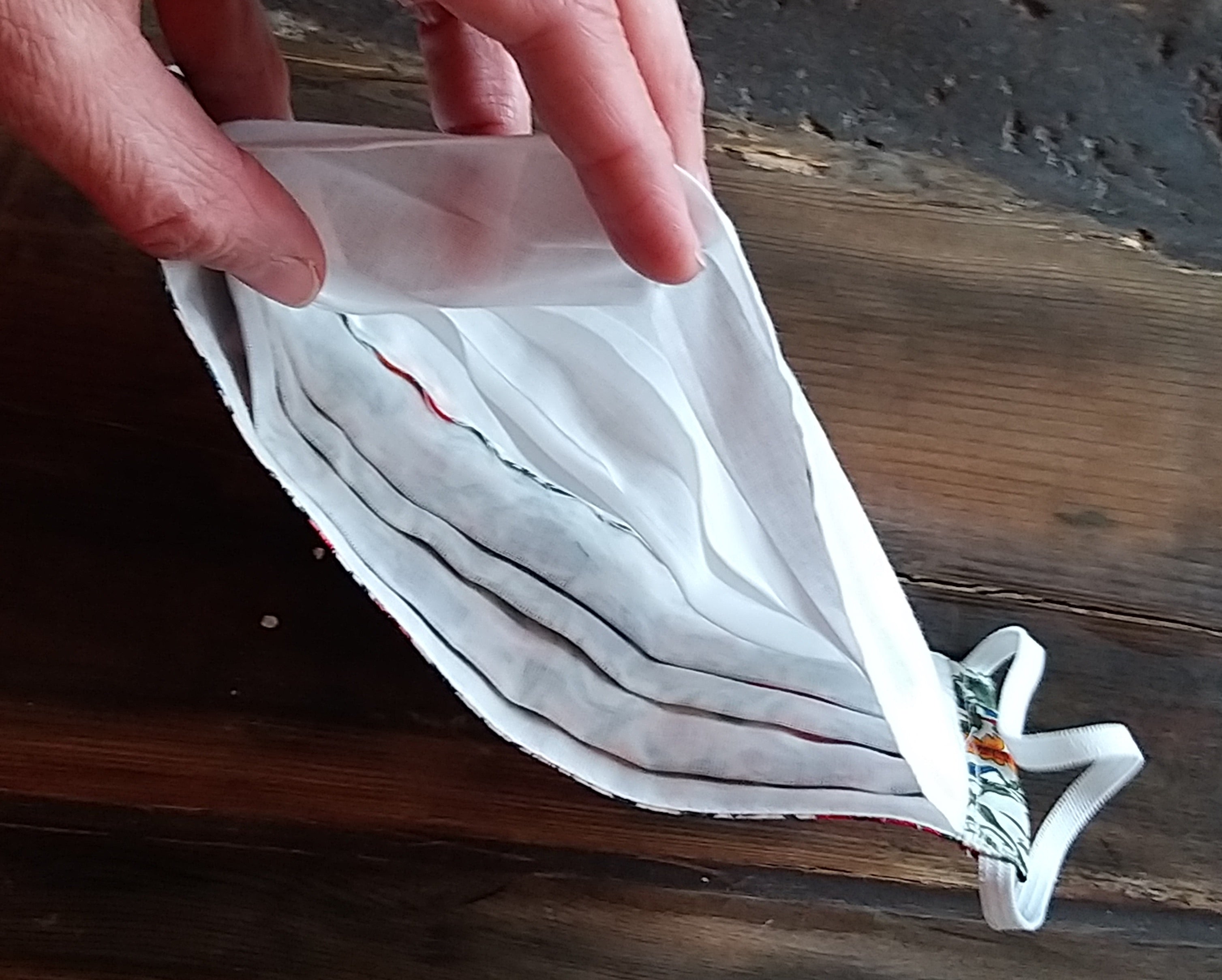 3 telas de algodón y abertura para insertar un cubrebocas médico